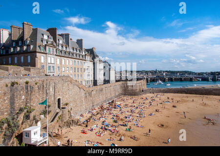 Saint Malo plage, à marée basse. Bretagne, France, Europe. Banque D'Images