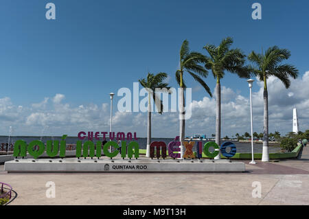 Les lettres colorées de la ville mexicaine de Chetumal, Quintana Roo Banque D'Images