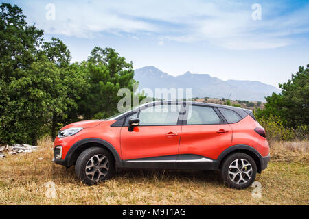 Novorossiysk, Russie - le 21 août 2016 : Renault Kaptur. Version russe du crossover Captur Renault sous-compacte voiture avec empattement étendu, augmentation de la g Banque D'Images