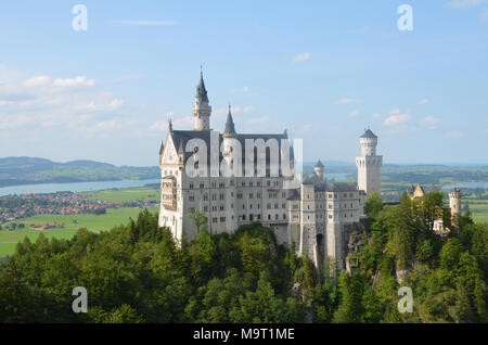 La vue classique du célèbre château de Neuschwanstein en Bavière, Allemagne, l'un des châteaux les plus visités. Füssen, Schwangau Banque D'Images