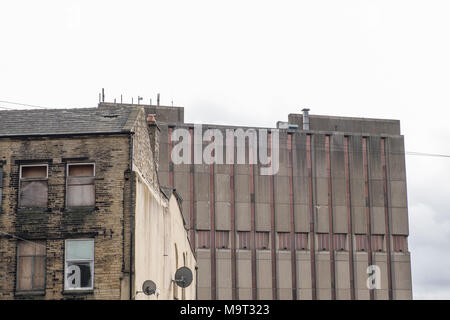 Highpoint, architecture béton brutaliste controversée à Bradford, West Yorkshire, Royaume-Uni. Banque D'Images