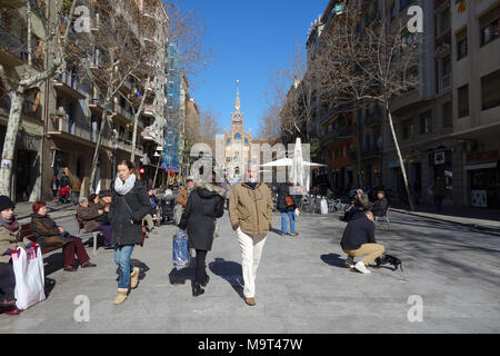 Av. de Gaudi, Barcelone, Catalogne, Espagne, un jour d'hiver Banque D'Images