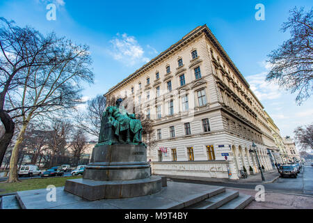 En vue de la Statue de Goethe à Vienne, Autriche. Monument a été créé en 1900 par Eduard Hellmer Banque D'Images