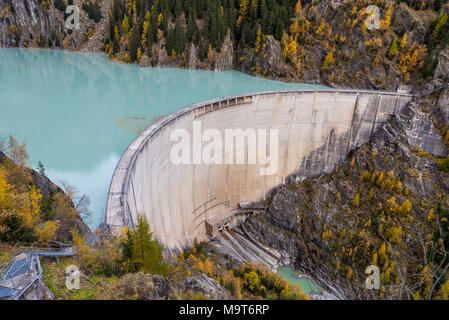 Détail de barrage de Gebidem pour alimenter l'Bitsch Electra-Massa Alpiq power station de stockage Banque D'Images