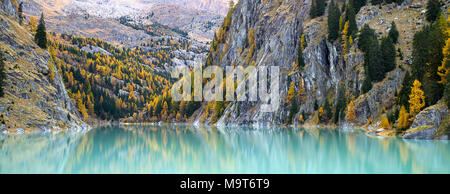 Paysage à Stausee Gibidum et barrage de Gebidem pour alimenter l'Bitsch Electra-Massa storage power station d'Alpiq avec la fonte de la GL d'Aletsch Banque D'Images