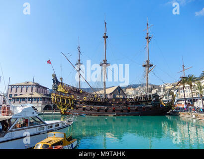 Gênes (Genova), l'Italie, le 25 mars 2018 - Il Galeone Neptune bateau de pirate à Gênes Porto Antico (vieux port), de l'Italie. Banque D'Images