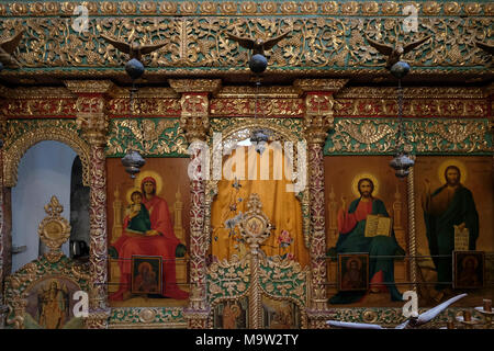 L'iconostase décoré avec des icônes et des peintures religieuses à l'intérieur de la Chapelle Orthodoxe grecque des saints quarante Martyrs de sébaste dans lequel les Arabes chrétiens prier situé à côté de l'église du Saint-Sépulcre, sur le mur occidental de la place dans le quartier chrétien de la vieille ville de Jérusalem Israël Banque D'Images