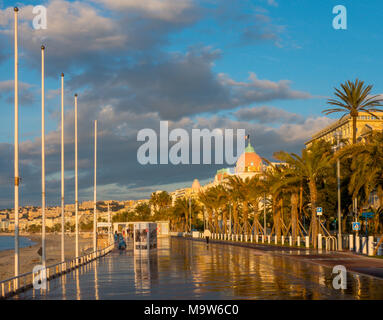 Au début de la Promenade des Anglais, Nice Matin Banque D'Images