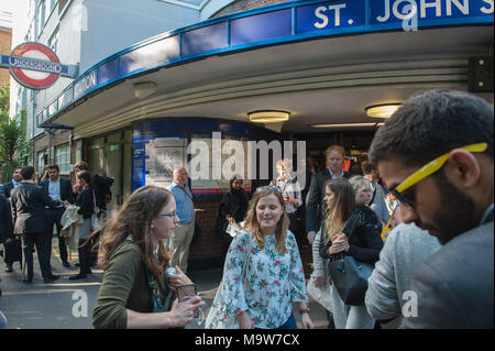 Londres. 24h Peack, St. John's Wood Station de métro. United Kingdom. Banque D'Images