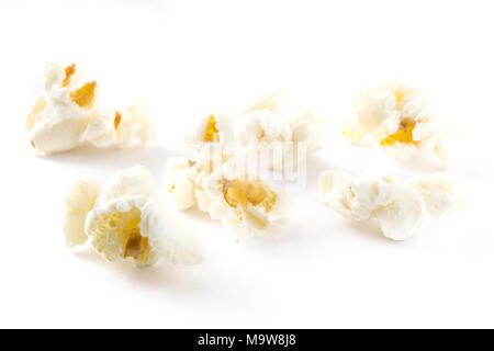 Popcorn isolé sur fond blanc Banque D'Images