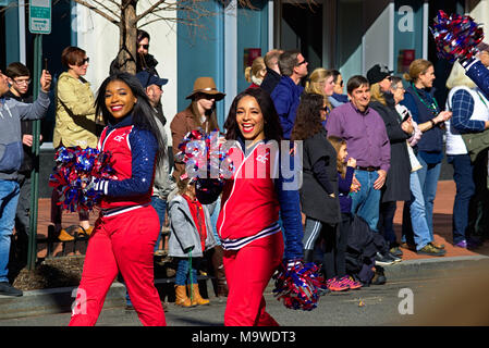 Washington Wizards Basketball Cheerleaders au défilé Banque D'Images