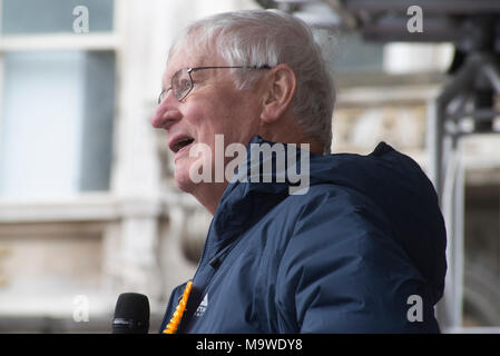 24/03/2018 : Leeds : Royaume-Uni : Lord Wallace of Saltaire (Libdem) par les pairs n'exprimant au Great Northern Mars Rassemblement contre Brexit organisé par le Banque D'Images