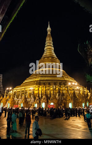 Pagode Shwedagon à Yangon Banque D'Images