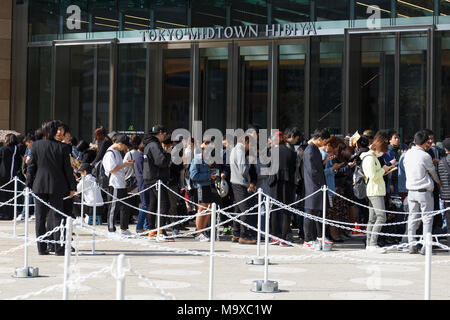 Hibiya Tokyo Midtown shopping mall ouvre ses portes au public le 29 mars 2018, Tokyo Japon. Le nouveau bâtiment de 35 étages par Mitsui Fudosan Immo est situé près du parc Hibiya et comprend des bureaux, restaurants, espace de vente au détail et un nouveau cinéma. Credit : Rodrigo Reyes Marin/AFLO/Alamy Live News Banque D'Images