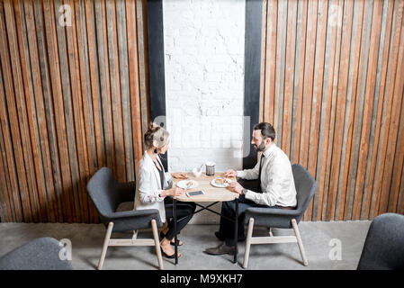 Business couple au café Banque D'Images