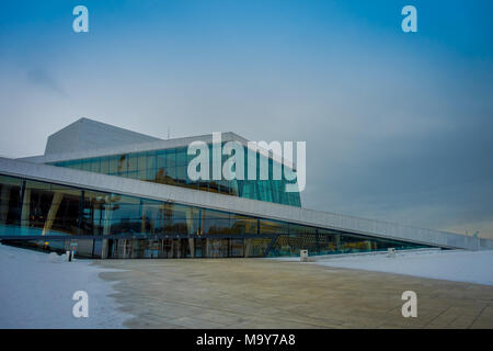 OSLO, Norvège - 26 mars, 2018 : Oslo Opera House est la maison de l'Opéra et Ballet national de Norvège, et le théâtre de l'opéra national Banque D'Images
