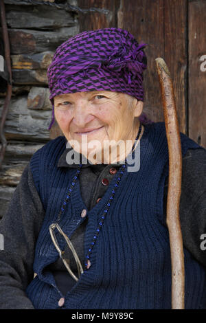 Portrait d'une femme âgée, Ushguli, Upper Svaneti, Géorgie Banque D'Images