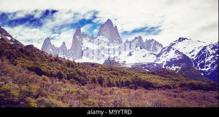 Fitz Roy, panorama de montagnes aux tons couleur photo, l'Argentine. Banque D'Images