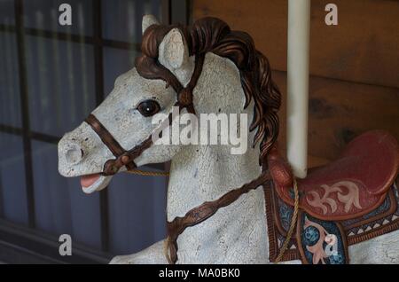 La main peinte carousel horse Banque D'Images