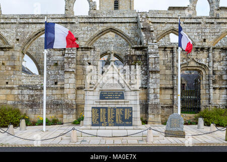 BATZ-SUR-MER, FRANCE - CIRCA JANVIER 2018 : le Mémorial commémore la guerre tombé citoyens de Batz-sur-Mer. Banque D'Images