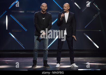 Norvège, Oslo - le 25 février 2018. Le producteur norvégien duo Stargate remettre un prix lors de la cérémonie des Grammy Awards, Norvégien Spellemannprisen 2017 à Oslo Konserthus, à Oslo. (Photo crédit : Gonzales Photo - Stian S. Moller). Banque D'Images