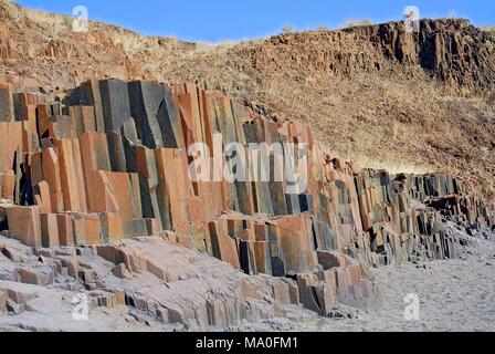 Tuyaux d'orgue rock formation, près de Twyfelfontein, Damaraland, Namibie. Banque D'Images