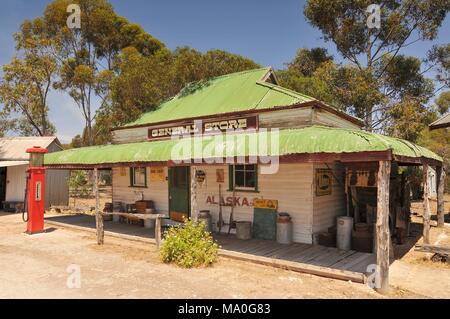 Ancien magasin général à Tailem Vieille Ville est la plus grande pionieer Tailem Bend, village, de l'Australie. Banque D'Images