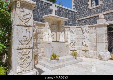 Cimetière de l'église Saint Pierre, Tibériade, Israël. Banque D'Images