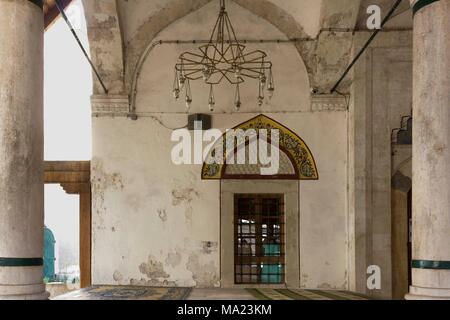 MOSTAR, Bosnie-herzégovine - 17 août 2017 : Koski Mehmed Pacha Mosquée à Mostar, l'architecture, les portes d'entrée Banque D'Images