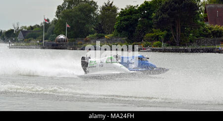 Course de bateau sur Oulton Broad, Suffolk Banque D'Images