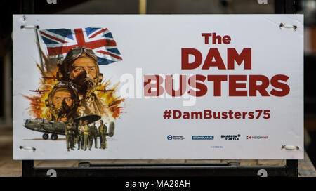 Photo appel à lancer le Royal Albert Hall 'événement Le Dam Busters avec Dan Snow' qui commémore le raid 75 ans jour pour jour, le 17 mai 2018. Le petit-fils de Jonathan Barnes Wallis Stopes-Roe, Contrôleur de la Caisse de bienfaisance de la Royal Air Force, David Murray, historien Paul Beaver, présentateur dan la neige, avec des reconstitutions historiques dans WW2 uniforme de la RAF aux côtés d'un bombardier Lancaster de pilotage. Avec : Atmosphère, voir Où : London, England, United Kingdom Quand : 26 Feb 2018 Credit : Wheatley/WENN Banque D'Images