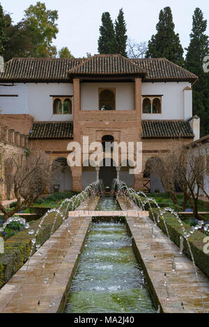 Le Patio de la Acequia, et le sud (pavillon Pabellón Sur), Palacio del Generalife, la Alhambra, Granada Banque D'Images