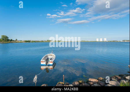 Burger lac intérieur avec vue sur South Beach avec l'hôtel et centre de vacances Burgstaaken, IFA, Fehmarn, mer Baltique, Schleswig-Holstein, Allemagne, Banque D'Images