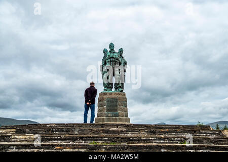 SPEAN BRIDGE / SCOTLAND - 31 MAI 2017 : : avoir un regard sur le mémorial Commando Banque D'Images