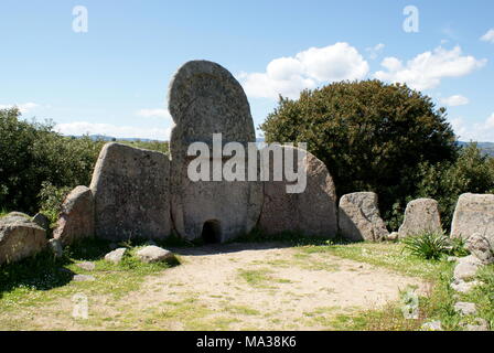 La tombe des géants de S'Ena e Thomes, Dorgali, province de Nuoro, Sardaigne, Italie Banque D'Images