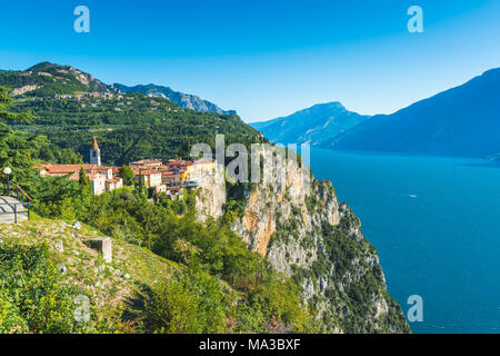 Tremosine, lac de Garde, Brescia, Lombardie, Italie. Banque D'Images