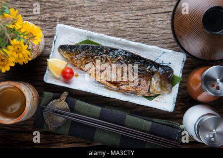 Saba yaki ou maquereau fish grill avec la sauce teriyaki dans le style japonais. Banque D'Images