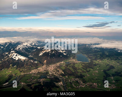 Photo aérienne d'Immenstadt et lac Alpsee Banque D'Images