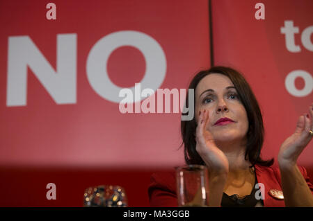 29/03/2018. Lancement officiel de l'enregistrer le 8e vote pas de campagne. Mattie imagée McGrath et chef de la campagne Niamh Uí Bhriain Lancement officiel de l'enregistrer le 8e vote aucune campagne au Gresham Hotel au lancement officiel de l'enregistrer le 8e vote pas de campagne. Photo : Sam Boal/Rollingnews.ie Banque D'Images