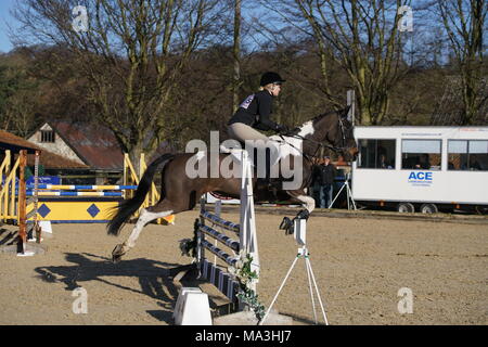 Burnham Market, Norfolk, Royaume-Uni. 29 mars, 2018. 29/03/18 Burnham Market,Norfolk,UK.jour1 de la Retraites Barefoot Burnham Market International Horse Trials.Riders en compétition dans le cross-country. Crédit : Scott Carruthers/Alamy Live News Banque D'Images