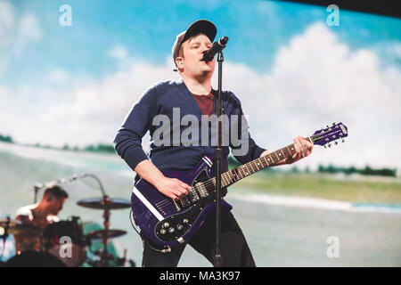 Arena de Manchester, Royaume-Uni. 29 mars, 2018. 29 mars 2018 - Patrick Stump du groupe de rock Fall Out Boy, effectuant à la Manchester Arena sur leurs 2018 'Mania' UK Tour Crédit : Myles Wright/ZUMA/Alamy Fil Live News Banque D'Images