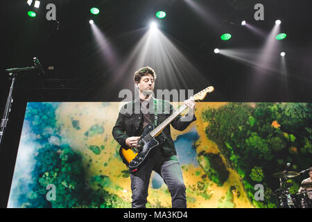 Arena de Manchester, Royaume-Uni. 29 mars, 2018. 29 mars 2018 - Joe Trohman du groupe de rock Fall Out Boy, effectuant à la Manchester Arena sur leurs 2018 'Mania' UK Tour Crédit : Myles Wright/ZUMA/Alamy Fil Live News Banque D'Images