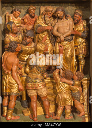 Saragosse, Espagne - 3 mars 2018 : La renaissance sculpté polychome de secours pour jugement Jésus Pilate dans l'église Iglesia de San Miguel de los Navarros Banque D'Images