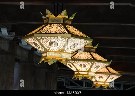 L'Asie, Japon, Nippon, Nihon, Kita, Kita-ku, Kyoto Temple Kiyomizu-dera, détail, lampes Banque D'Images