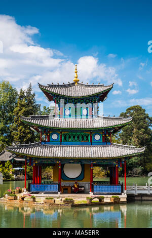 Pagode à Black Dragon Pool, Lijiang, Yunnan, Chine,Asia,asiatiques,l'Asie orientale, Extrême-Orient Banque D'Images