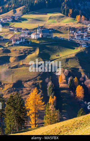 Municipalité prouve à l'heure d'or Europe, Italie, Trentin-Haut-Adige, Bolzano, district de la vallée, s'avère Non Banque D'Images