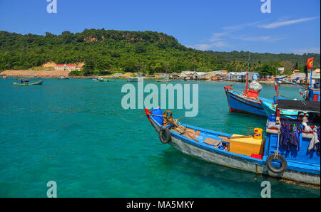 , Kien Giang, Vietnam - Dec 6, 2017. Au quai d'amarrage des bateaux en bois de Tho Chau Island, Kien Giang, Vietnam. Banque D'Images