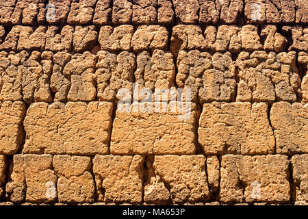 Tamboho, adobe wall typique des Hautes Terres malgaches Banque D'Images