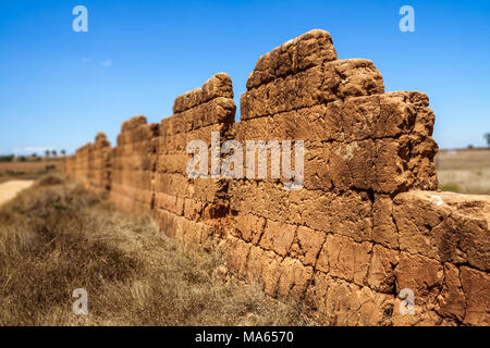 Tamboho, adobe wall typique des Hautes Terres malgaches Banque D'Images