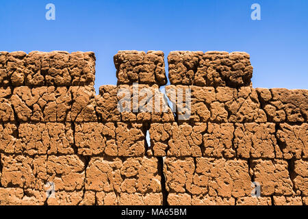 Tamboho, adobe wall typique des Hautes Terres malgaches Banque D'Images